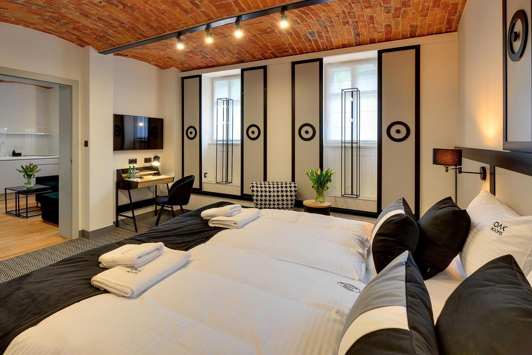 Oak Rooms Oborniki Śląskie Bagian luar foto