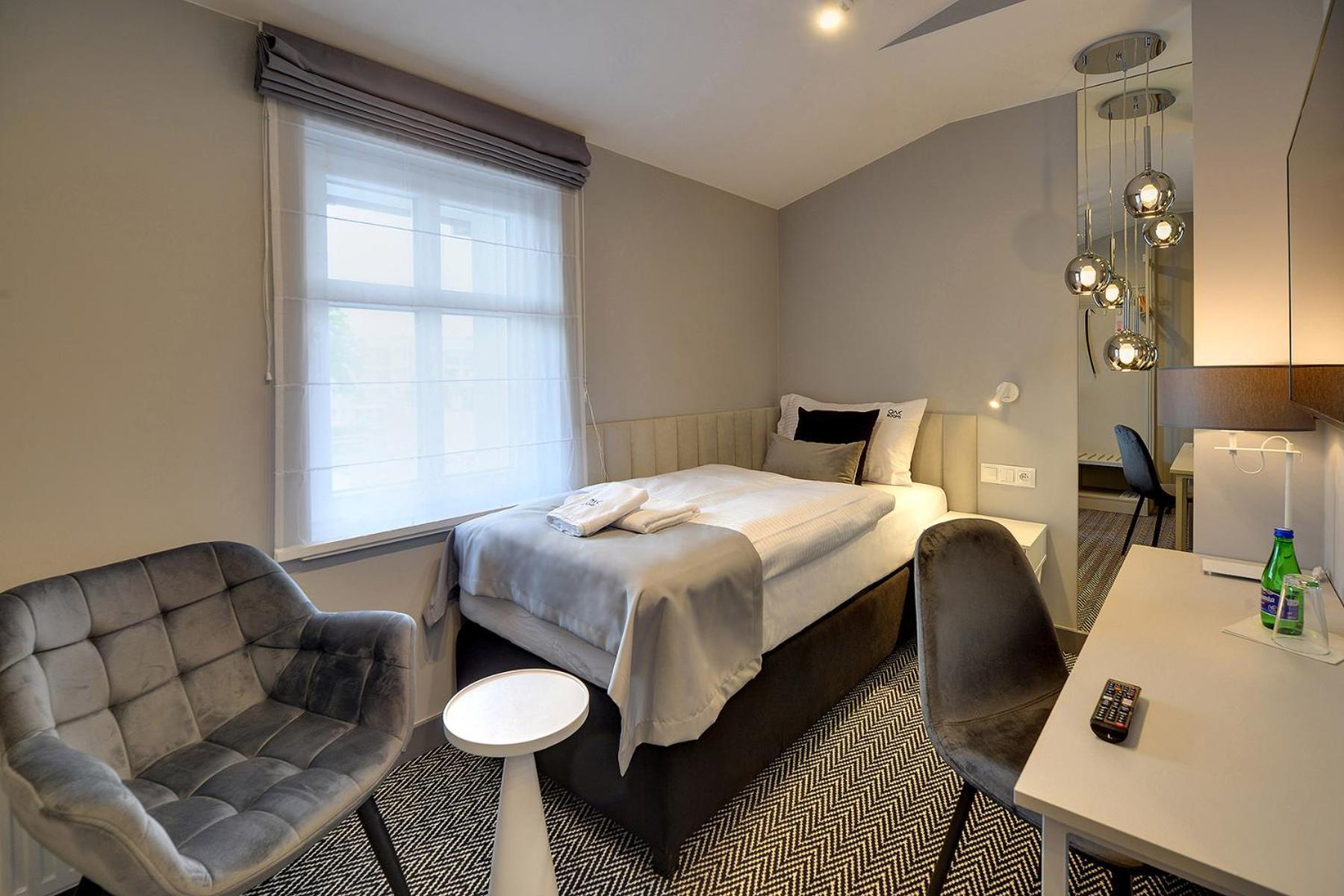 Oak Rooms Oborniki Śląskie Bagian luar foto